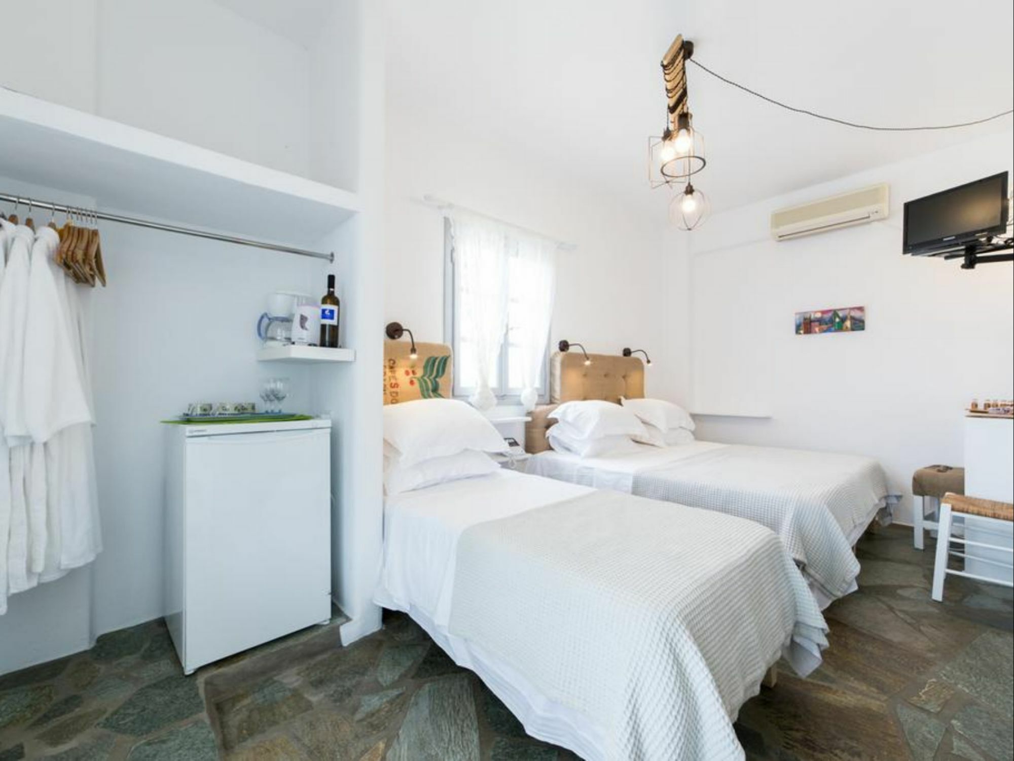Evi Rooms Aliki  Luaran gambar