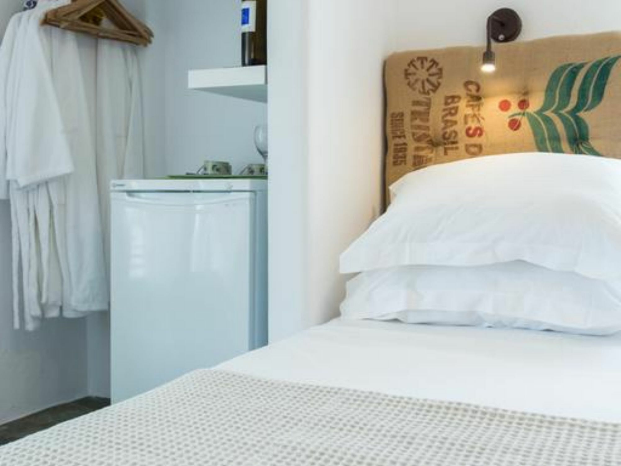 Evi Rooms Aliki  Luaran gambar