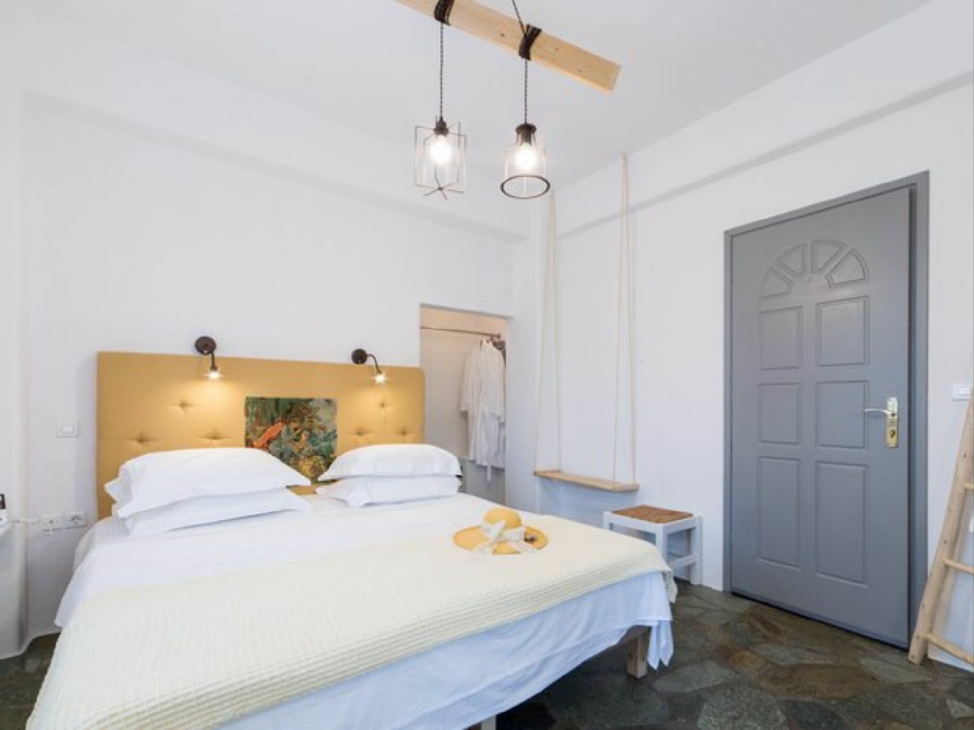 Evi Rooms Aliki  Luaran gambar