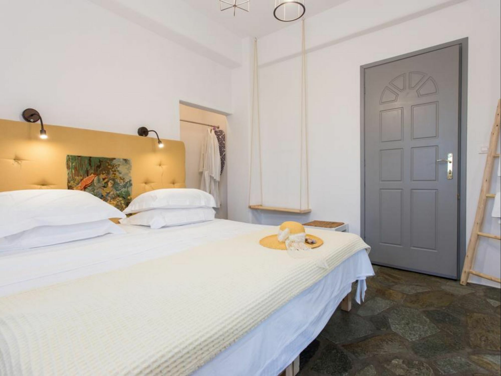 Evi Rooms Aliki  Luaran gambar
