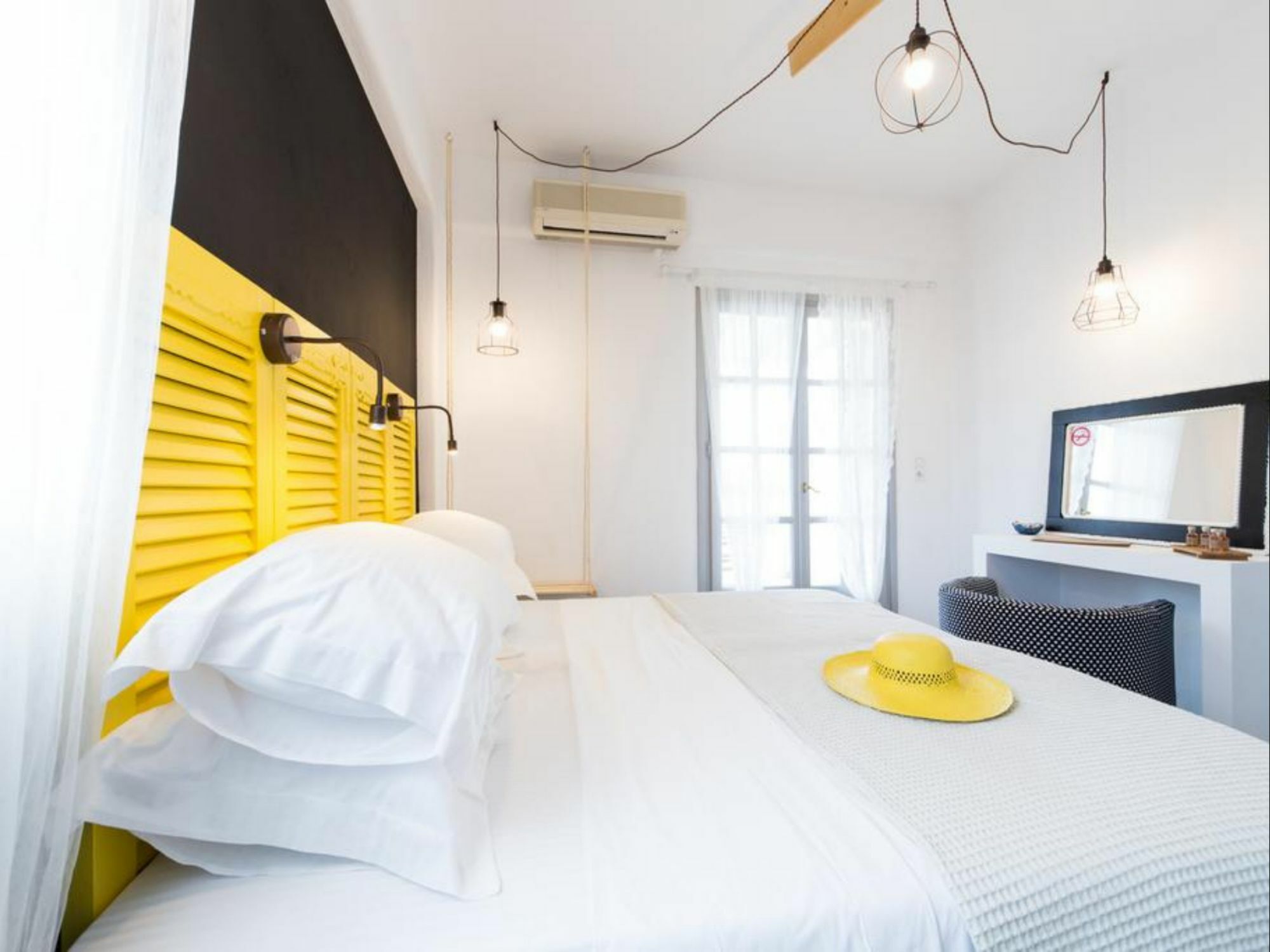 Evi Rooms Aliki  Luaran gambar