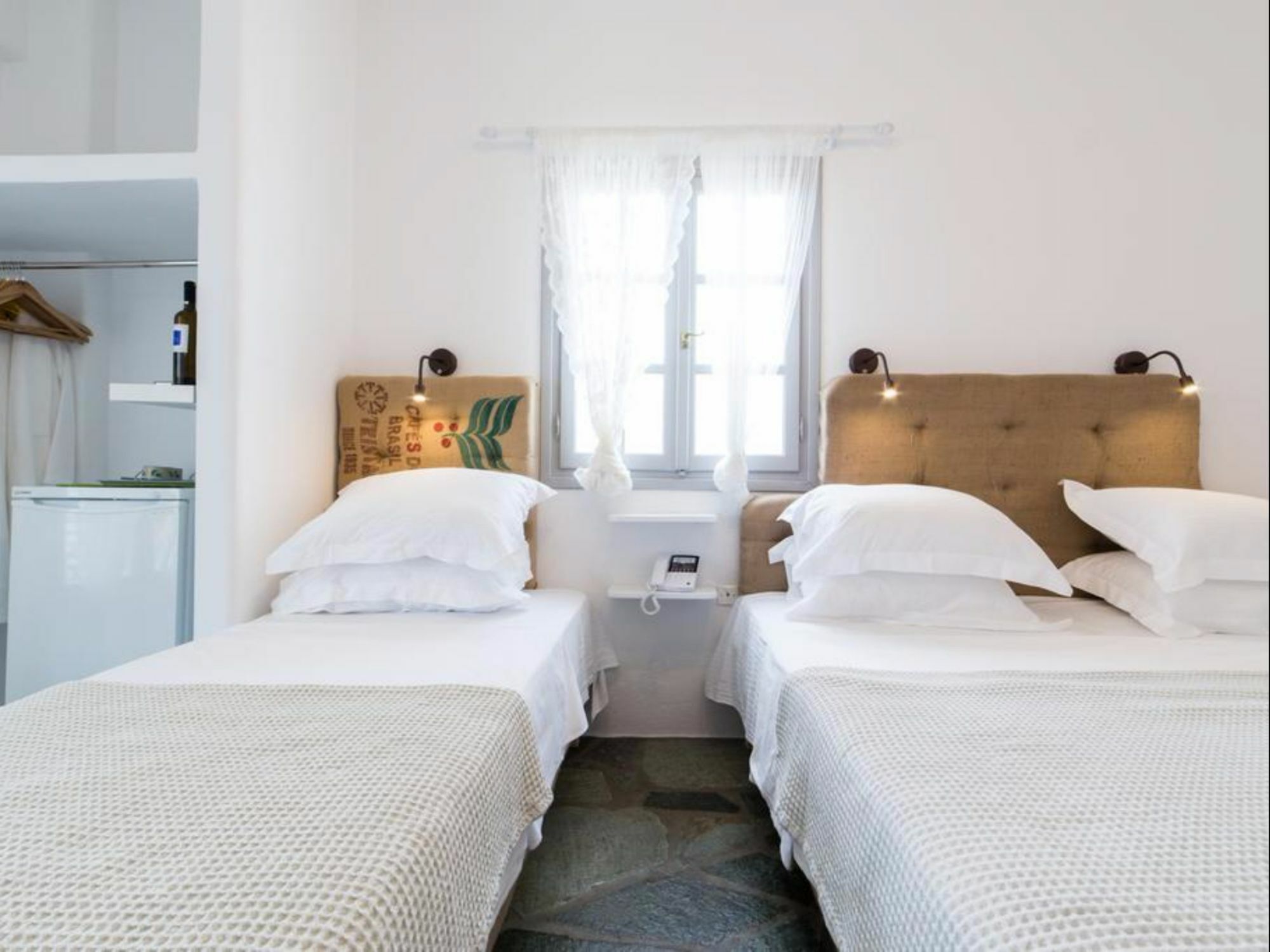 Evi Rooms Aliki  Luaran gambar