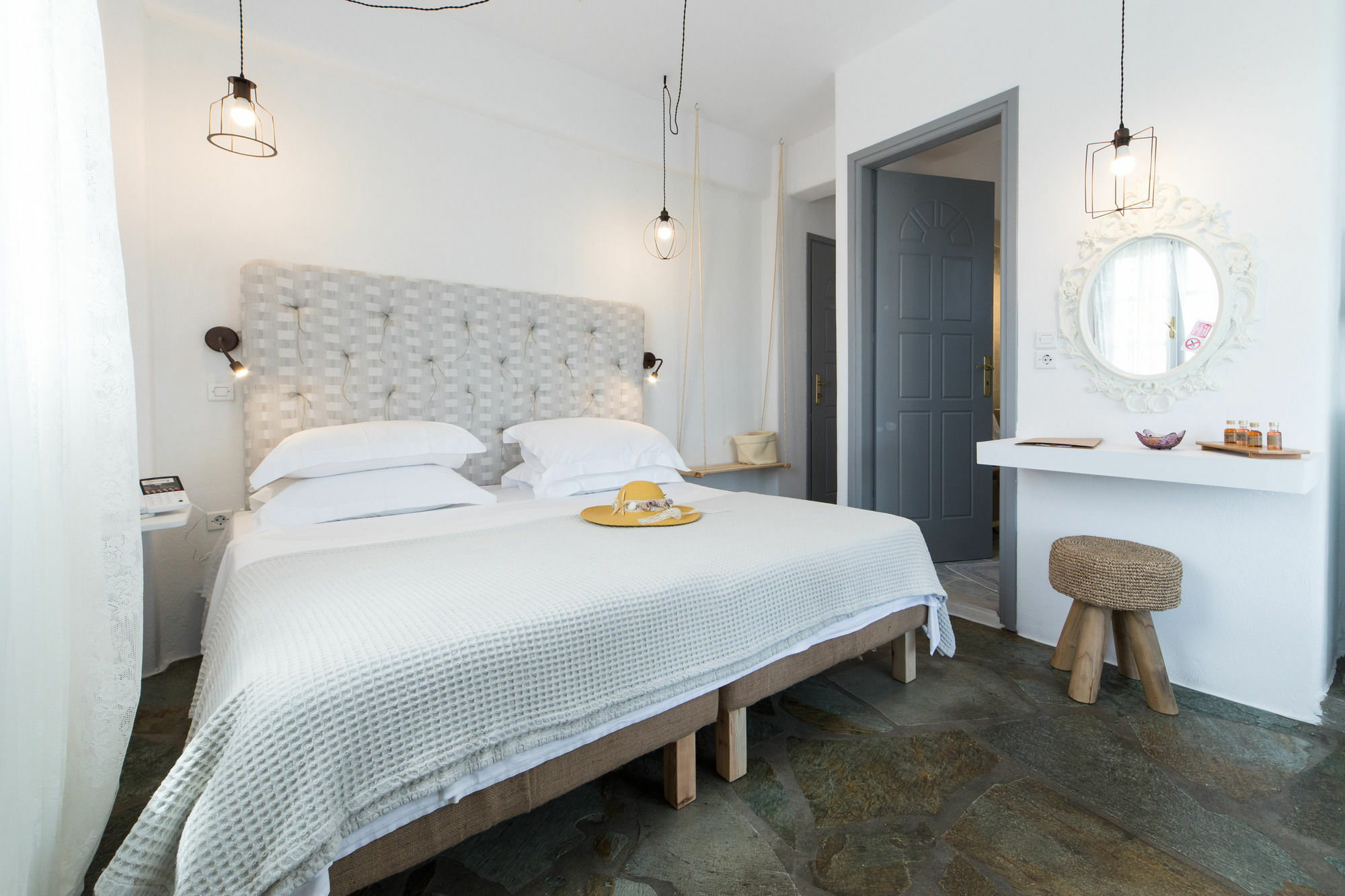 Evi Rooms Aliki  Luaran gambar