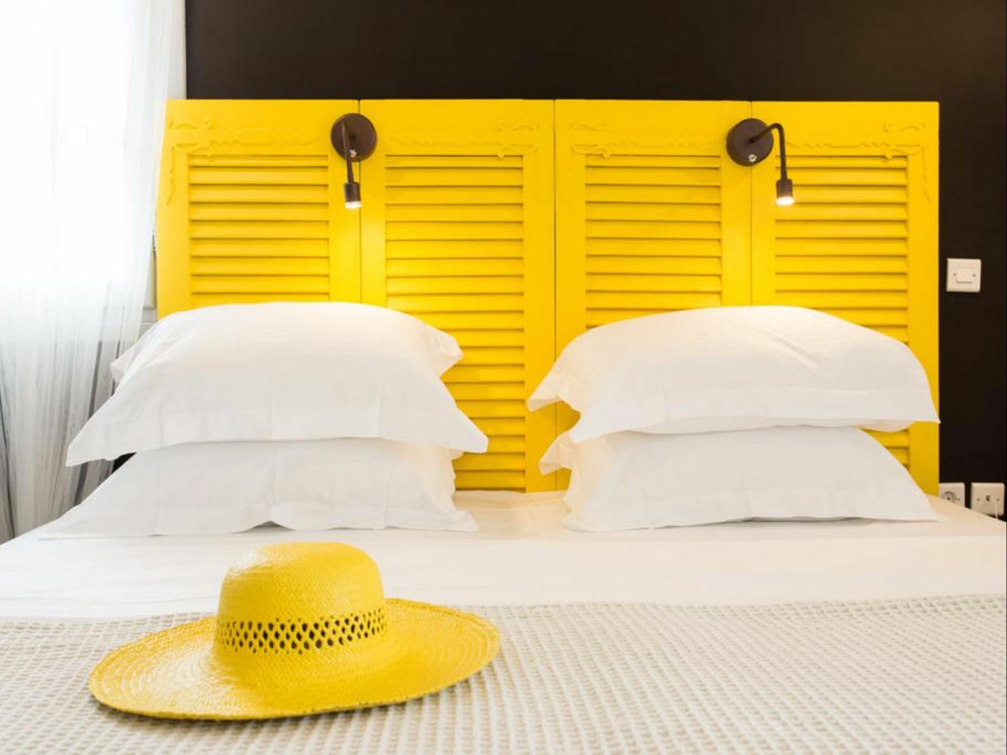 Evi Rooms Aliki  Luaran gambar