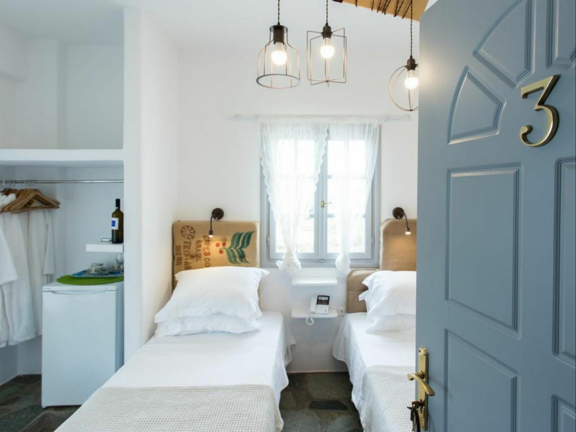 Evi Rooms Aliki  Luaran gambar