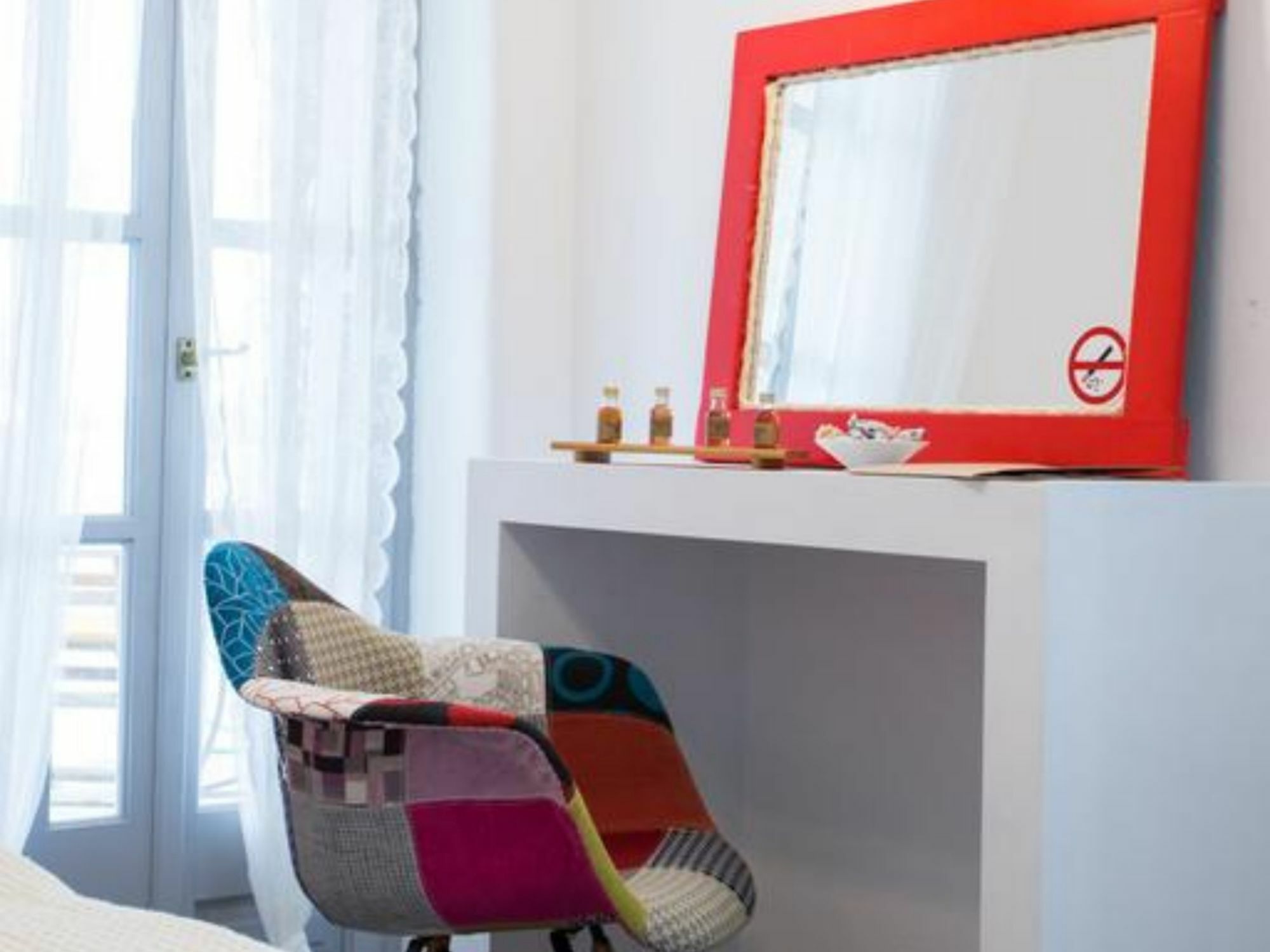 Evi Rooms Aliki  Luaran gambar